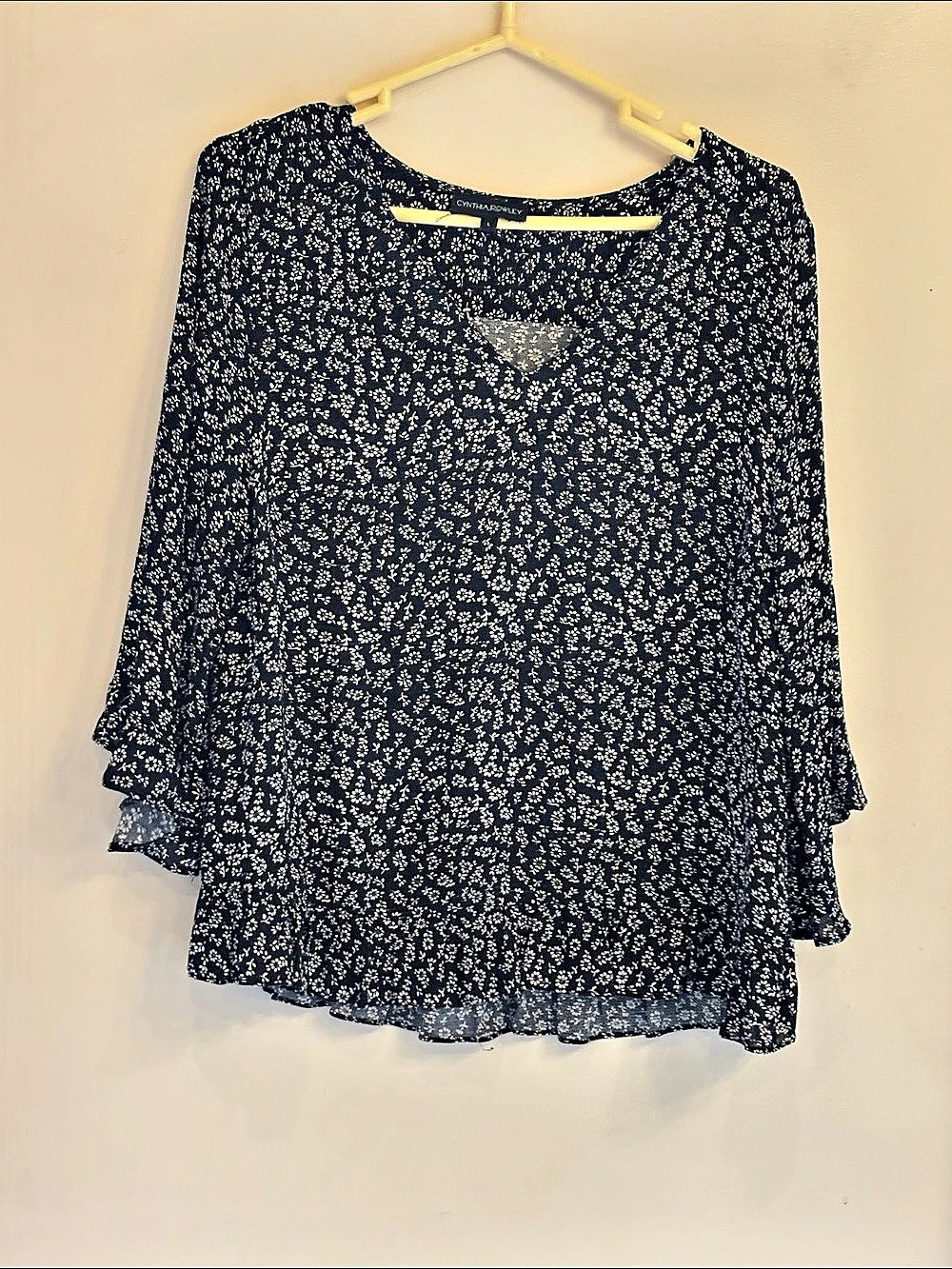 Cynthia Rowley Floral Ruffle Blouse in Blue & White Large Like New